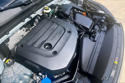 2025 Volvo XC40 B5 Core