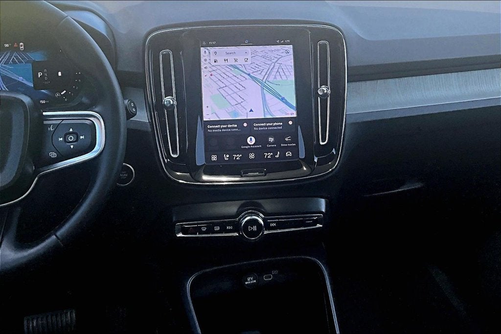 2025 Volvo XC40 B5 Core
