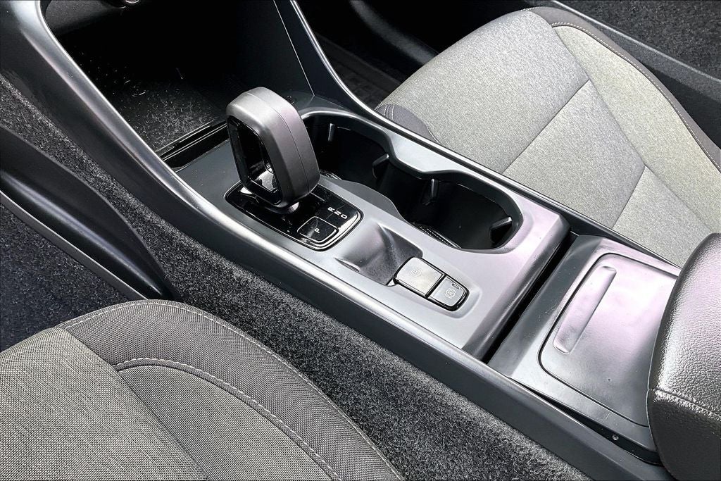 2024 Volvo XC40 B5 Core