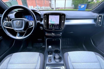 2024 Volvo XC40 B5 Core