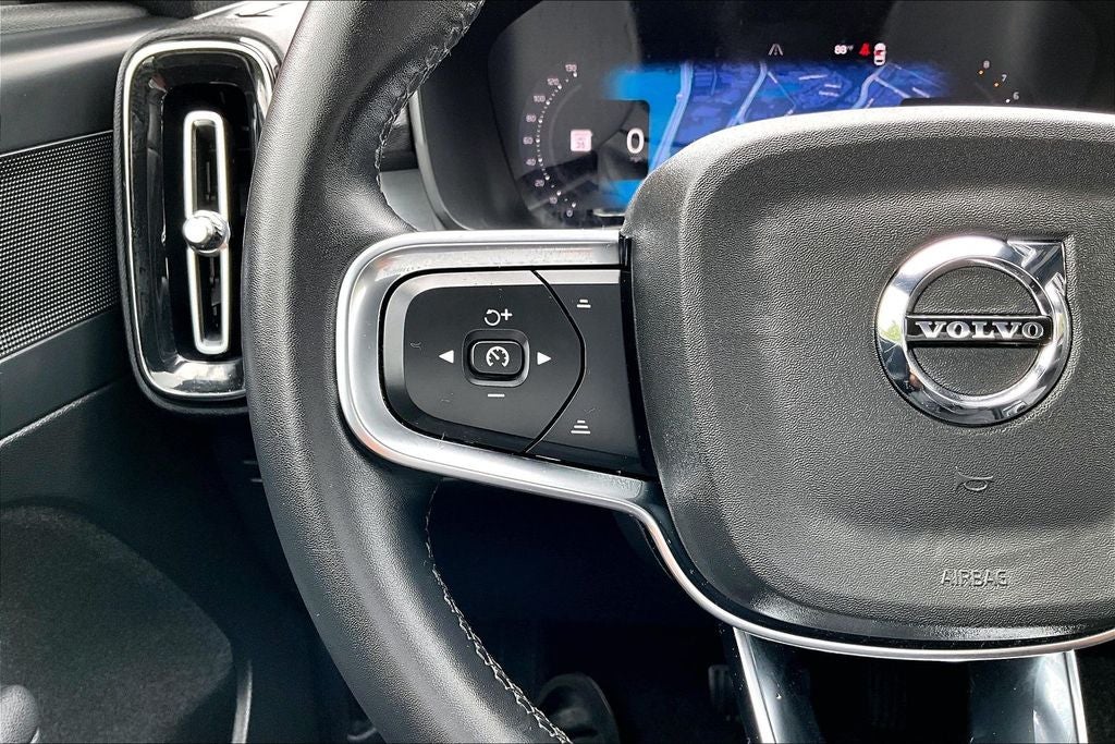 2024 Volvo XC40 B5 Core