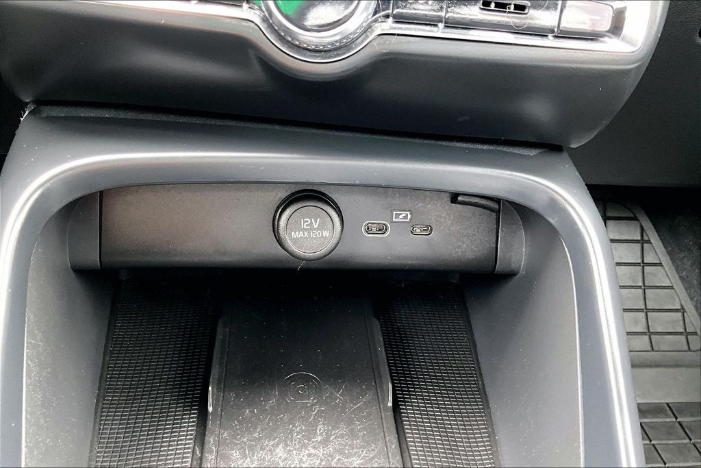 2024 Volvo XC40 B5 Core