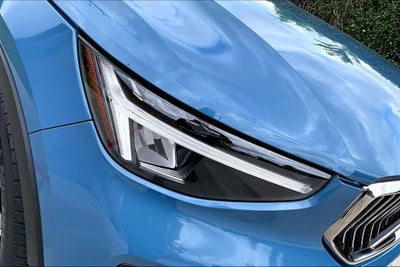 2024 Volvo XC40 B5 Core