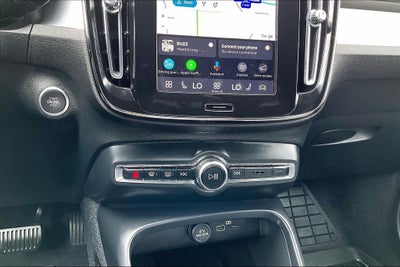2024 Volvo XC40 B5 Core