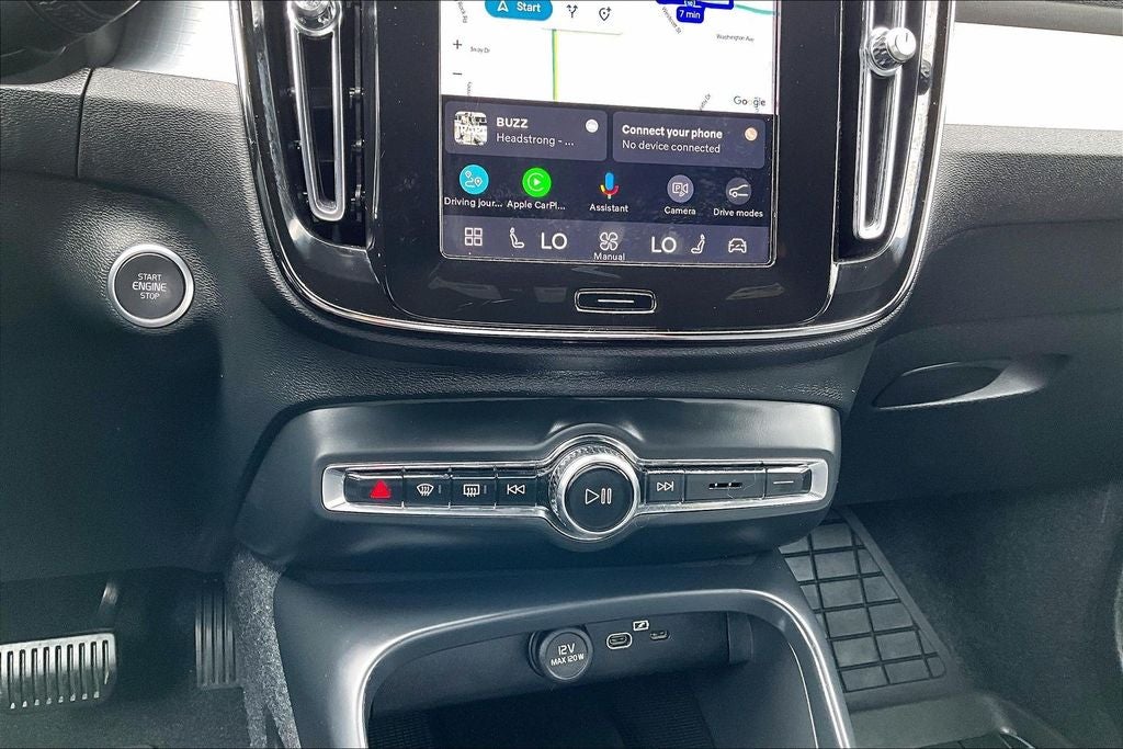 2024 Volvo XC40 B5 Core
