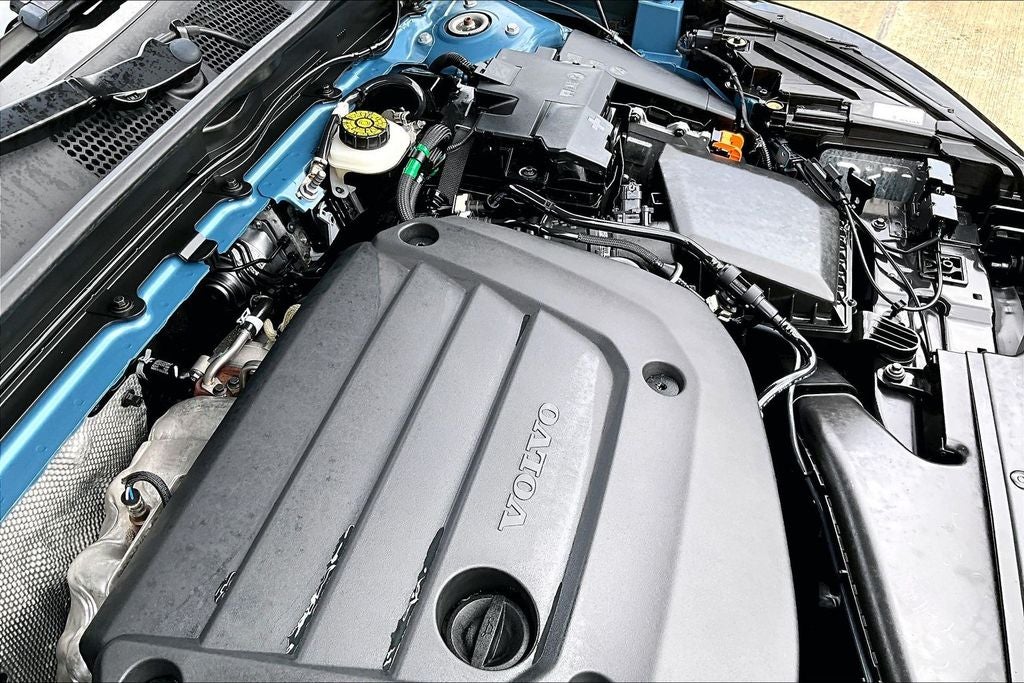 2024 Volvo XC40 B5 Core