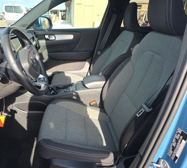 2024 Volvo XC40 B5 Core