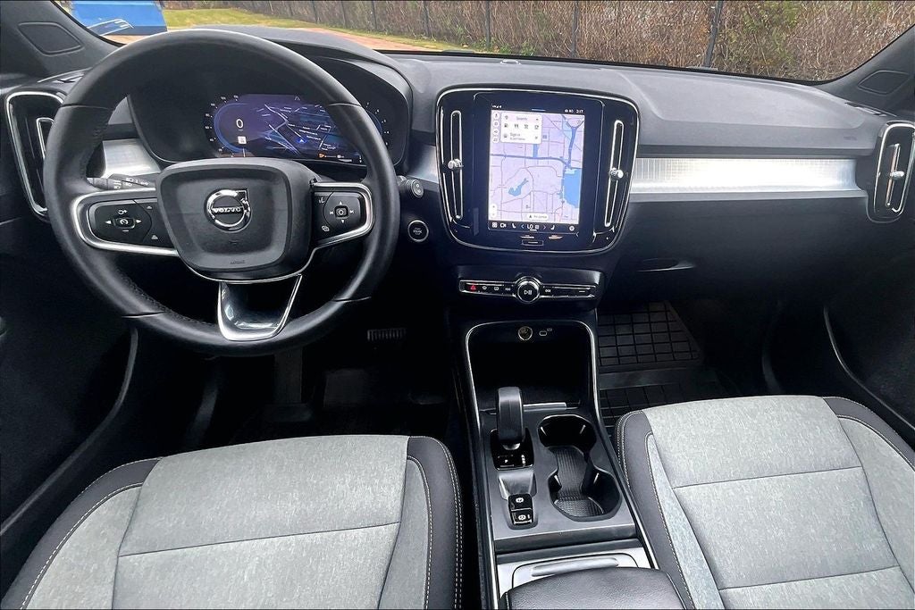2023 Volvo XC40 B5 Core
