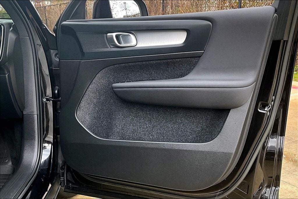 2023 Volvo XC40 B5 Core