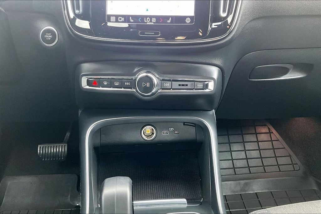 2023 Volvo XC40 B5 Core