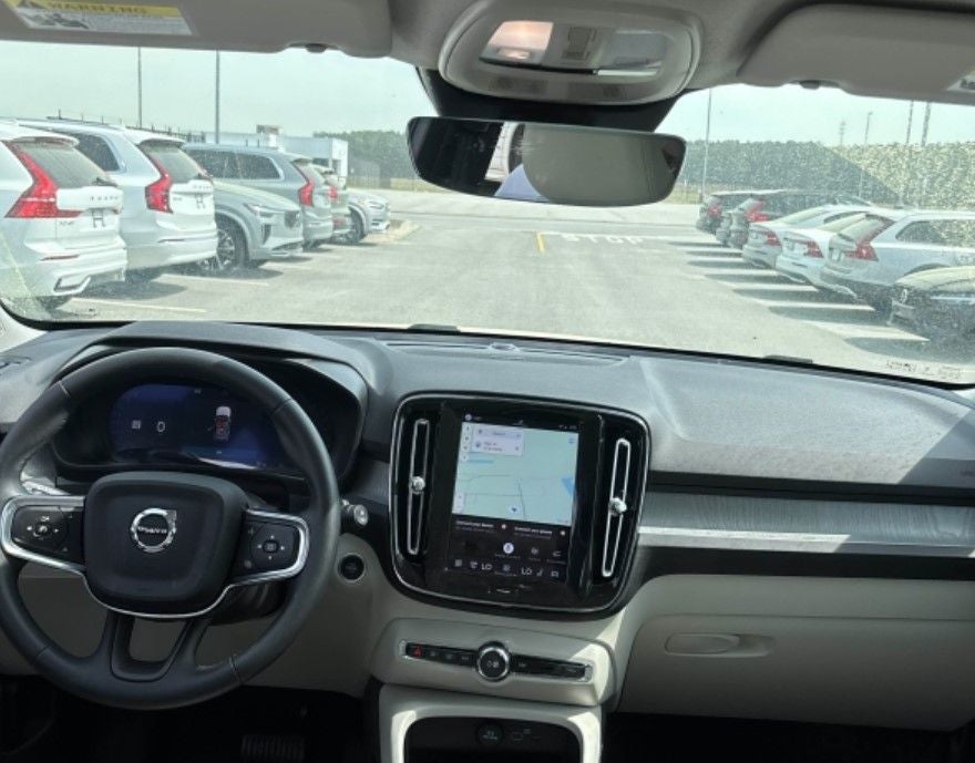 2026 Volvo XC40 B5 Ultra