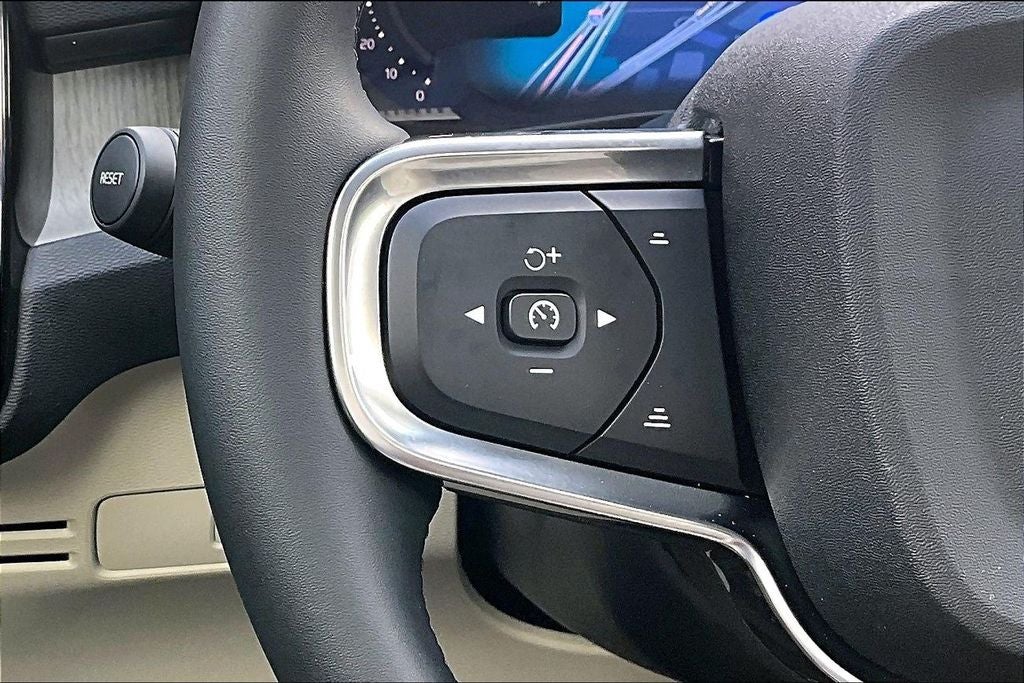 2026 Volvo XC40 B5 Ultra