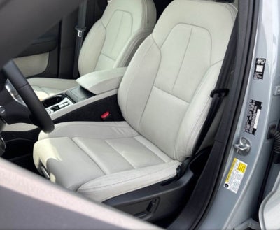 2026 Volvo XC40 B5 Ultra