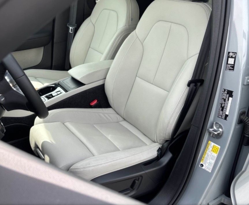 2026 Volvo XC40 B5 Ultra