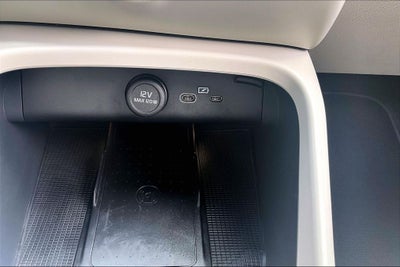 2026 Volvo XC40 B5 Ultra