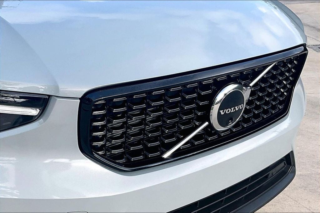 2026 Volvo XC40 B5 Ultra