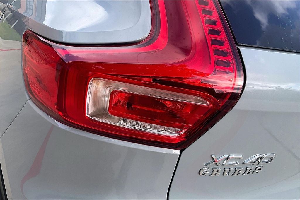 2026 Volvo XC40 B5 Ultra