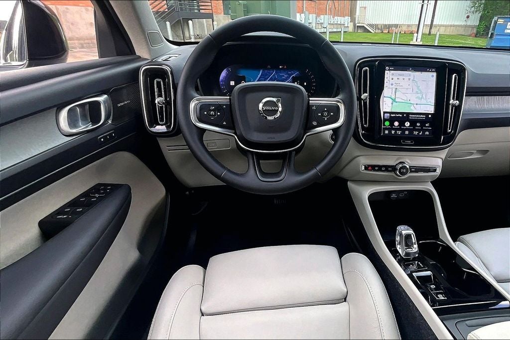 2026 Volvo XC40 B5 Ultra