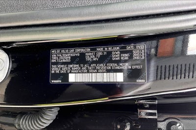 2023 Volvo XC40 B5 Plus Dark Theme