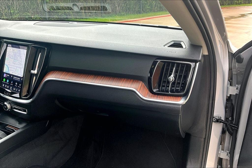 2025 Volvo V60 Cross Country B5 Plus