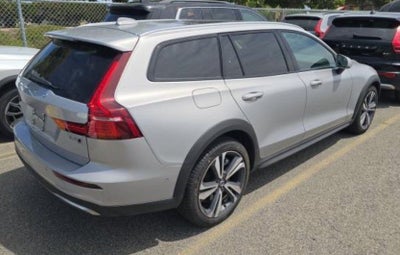 2025 Volvo V60 Cross Country B5 Plus