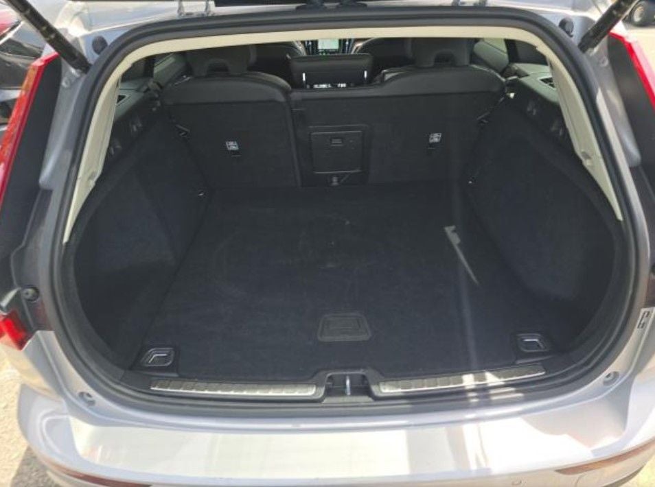 2025 Volvo V60 Cross Country B5 Plus