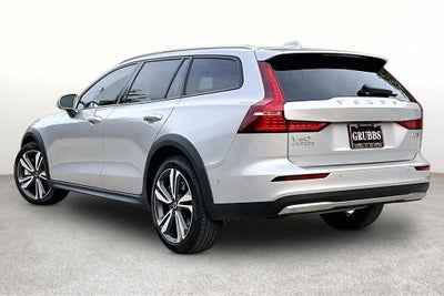 2025 Volvo V60 Cross Country B5 Plus