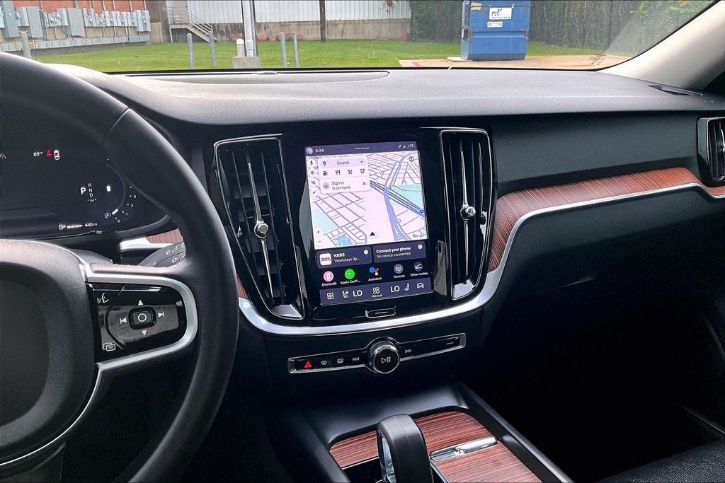 2025 Volvo V60 Cross Country B5 Plus