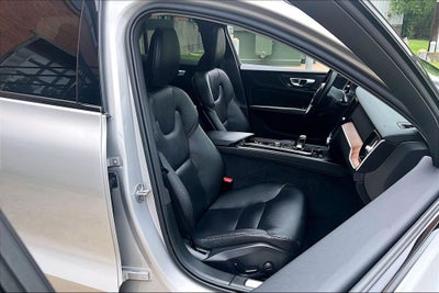2025 Volvo V60 Cross Country B5 Plus