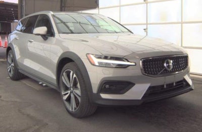 2025 Volvo V60 Cross Country B5 Plus