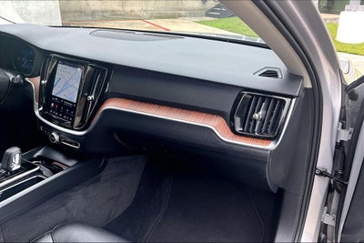 2025 Volvo V60 Cross Country B5 Plus