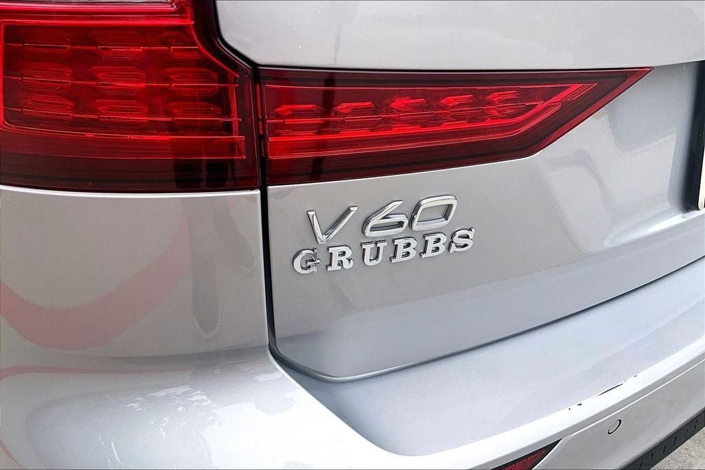 2025 Volvo V60 Cross Country B5 Plus