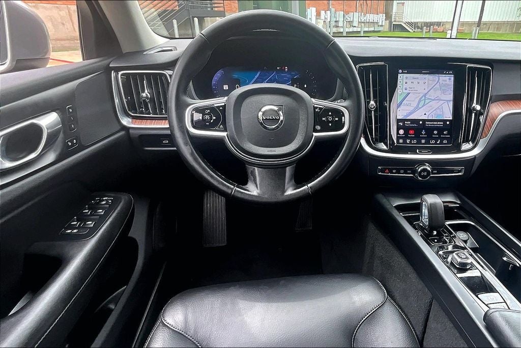 2025 Volvo V60 Cross Country B5 Plus