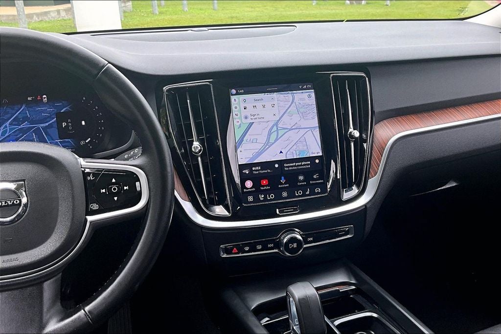 2025 Volvo V60 Cross Country B5 Plus