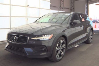 2025 Volvo V60 Cross Country B5 Plus