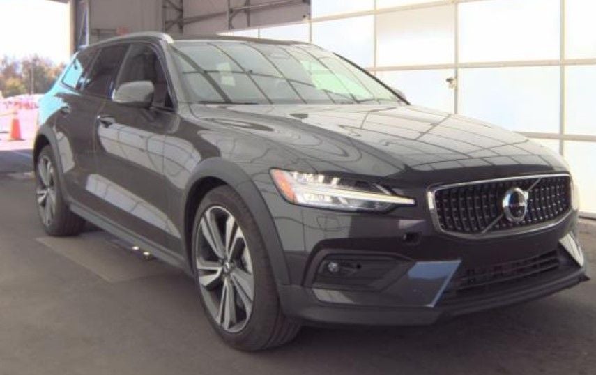 2025 Volvo V60 Cross Country B5 Plus