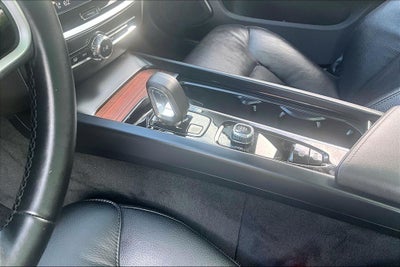 2025 Volvo V60 Cross Country B5 Plus