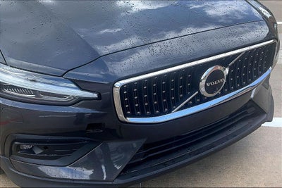 2025 Volvo V60 Cross Country B5 Plus