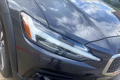 2025 Volvo V60 Cross Country B5 Plus