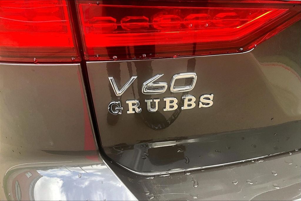 2025 Volvo V60 Cross Country B5 Plus