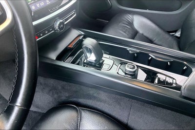 2025 Volvo V60 Cross Country B5 Plus