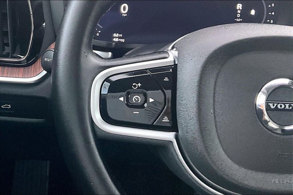 2025 Volvo V60 Cross Country B5 Plus
