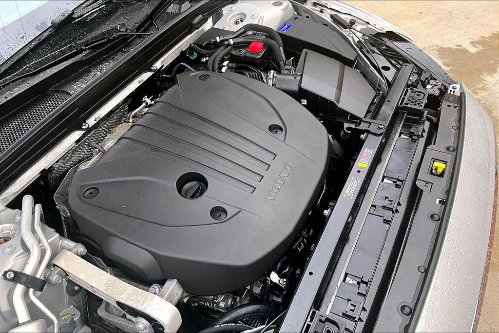 2025 Volvo V60 Cross Country B5 Plus