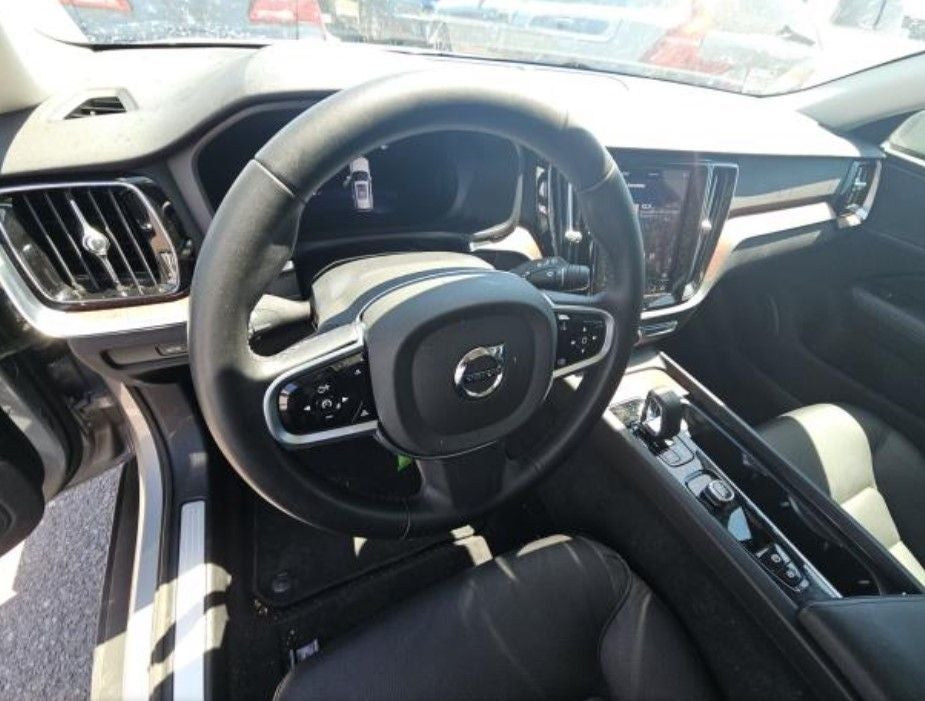 2025 Volvo V60 Cross Country B5 Plus
