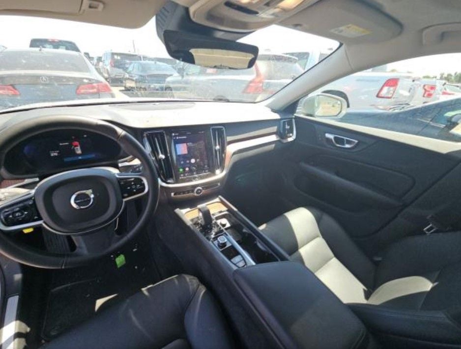2025 Volvo V60 Cross Country B5 Plus