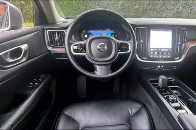 2025 Volvo V60 Cross Country B5 Plus