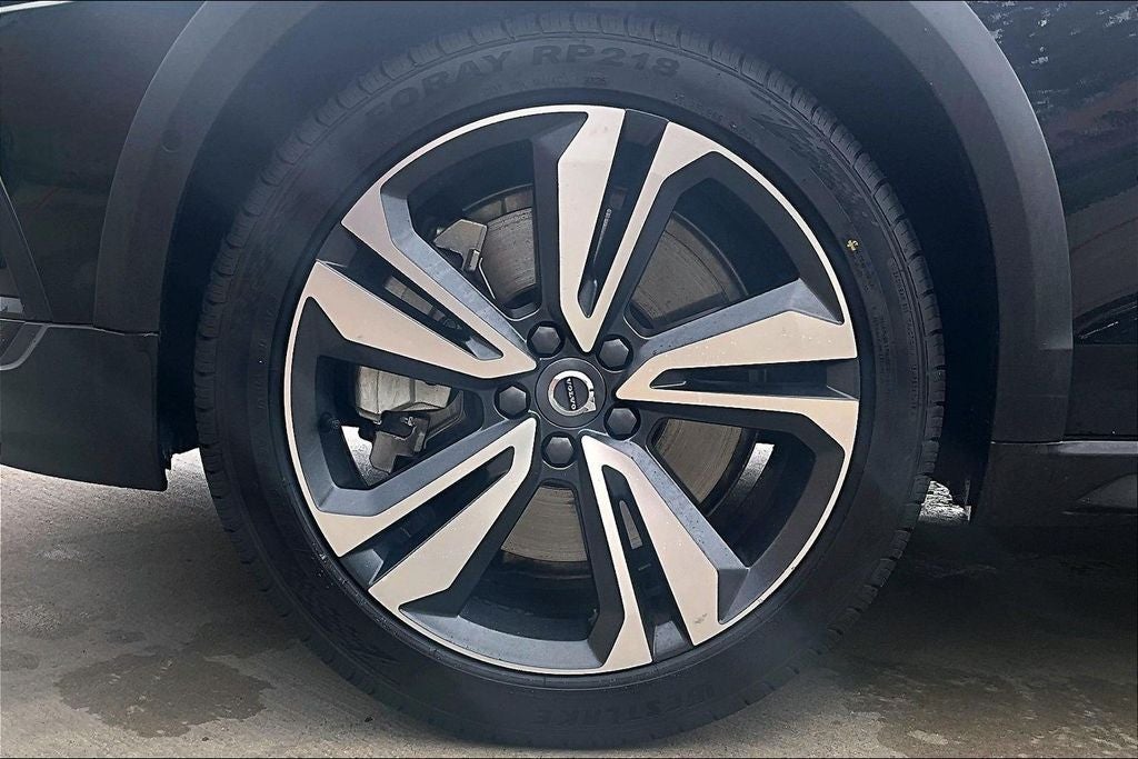 2025 Volvo V60 Cross Country B5 Plus