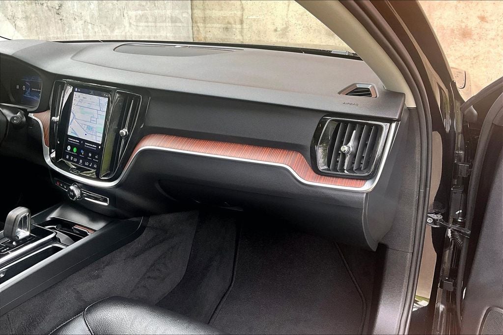 2025 Volvo V60 Cross Country B5 Plus