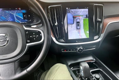 2025 Volvo V60 Cross Country B5 Plus