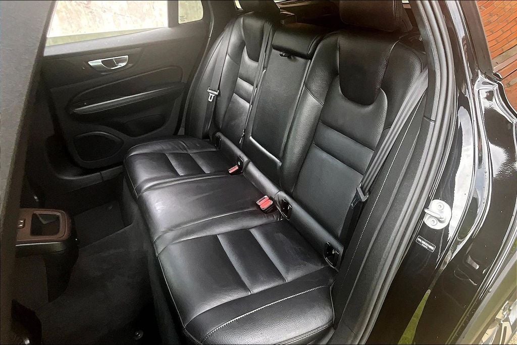 2025 Volvo V60 Cross Country B5 Plus